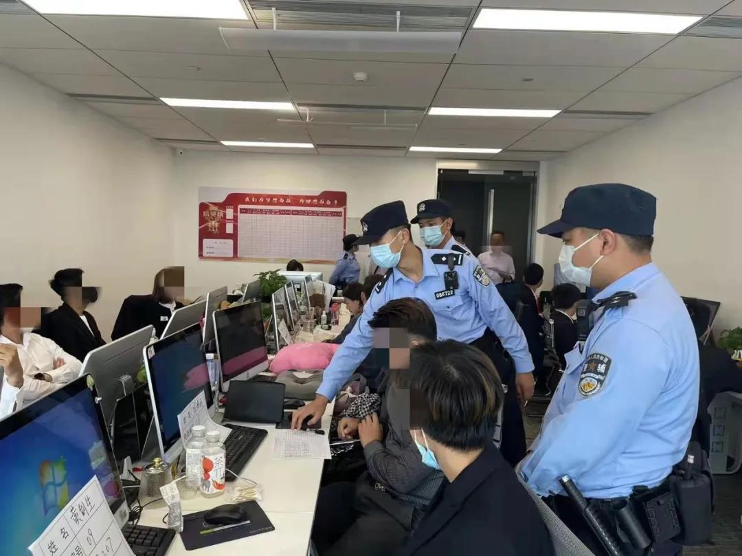 公安网安行动揭秘，摆拍卖惨背后的小小落网记