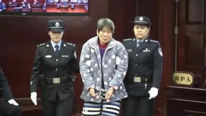 人贩子余华英被判死刑，当庭上诉，法律与人道的思考