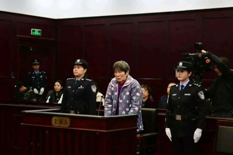 直击余华英拐卖儿童案重审一审宣判