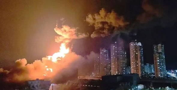 新澳天天开奖免费资料_多次传爆炸声！深圳一小区突发火灾,动态解析词汇_特供版26.98.62