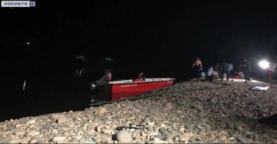 澳门天天开好彩大全_居民出海疑打捞到水雷：两人抬不动,决策资料解释定义_专属款33.38.36