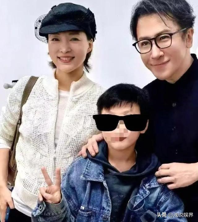 董卿携子共赏刘谦演出，文化与亲情的精彩碰撞或盛宴