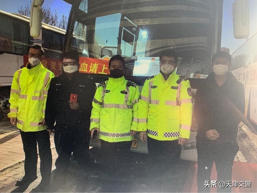 热血救援！民辅警紧急集结献血救援伤者时刻