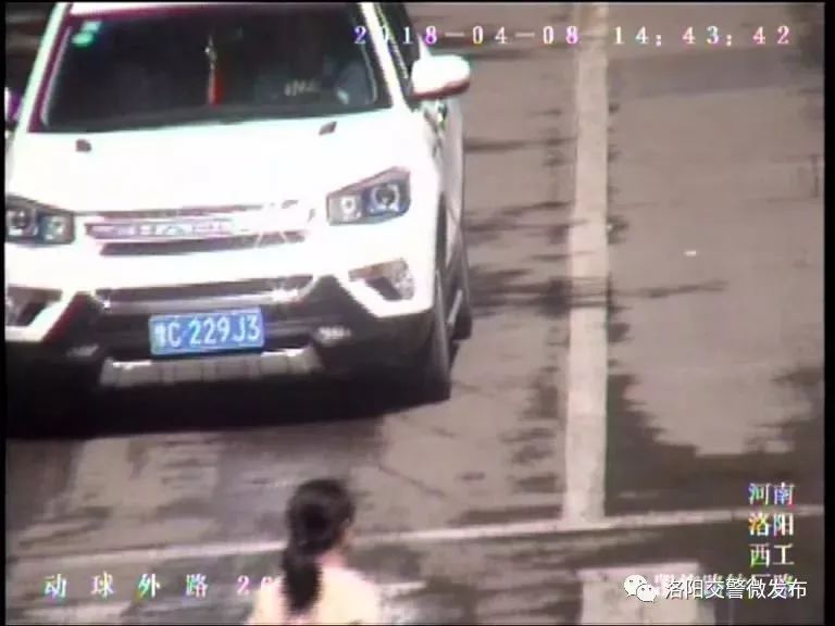 夜间车上成交的绝望与希望交织，贩婴现场的十四天旅程