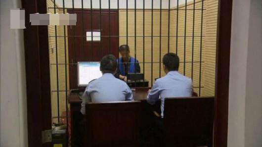 男子偷完手机进派出所求助被刑拘