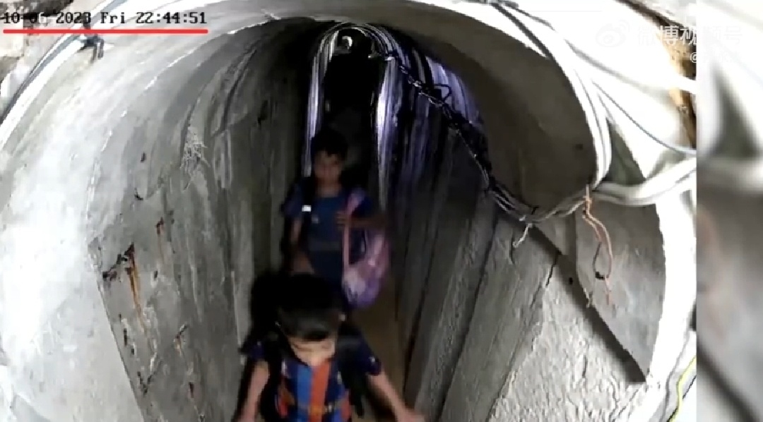 以色列国防军首次公开辛瓦尔地下隧道震撼画面，揭秘地下隧道神秘面纱，全球瞩目！
