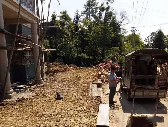 重庆小伙抹灰技艺惊艳全球，勇夺世界冠军，平凡之路的非凡成就