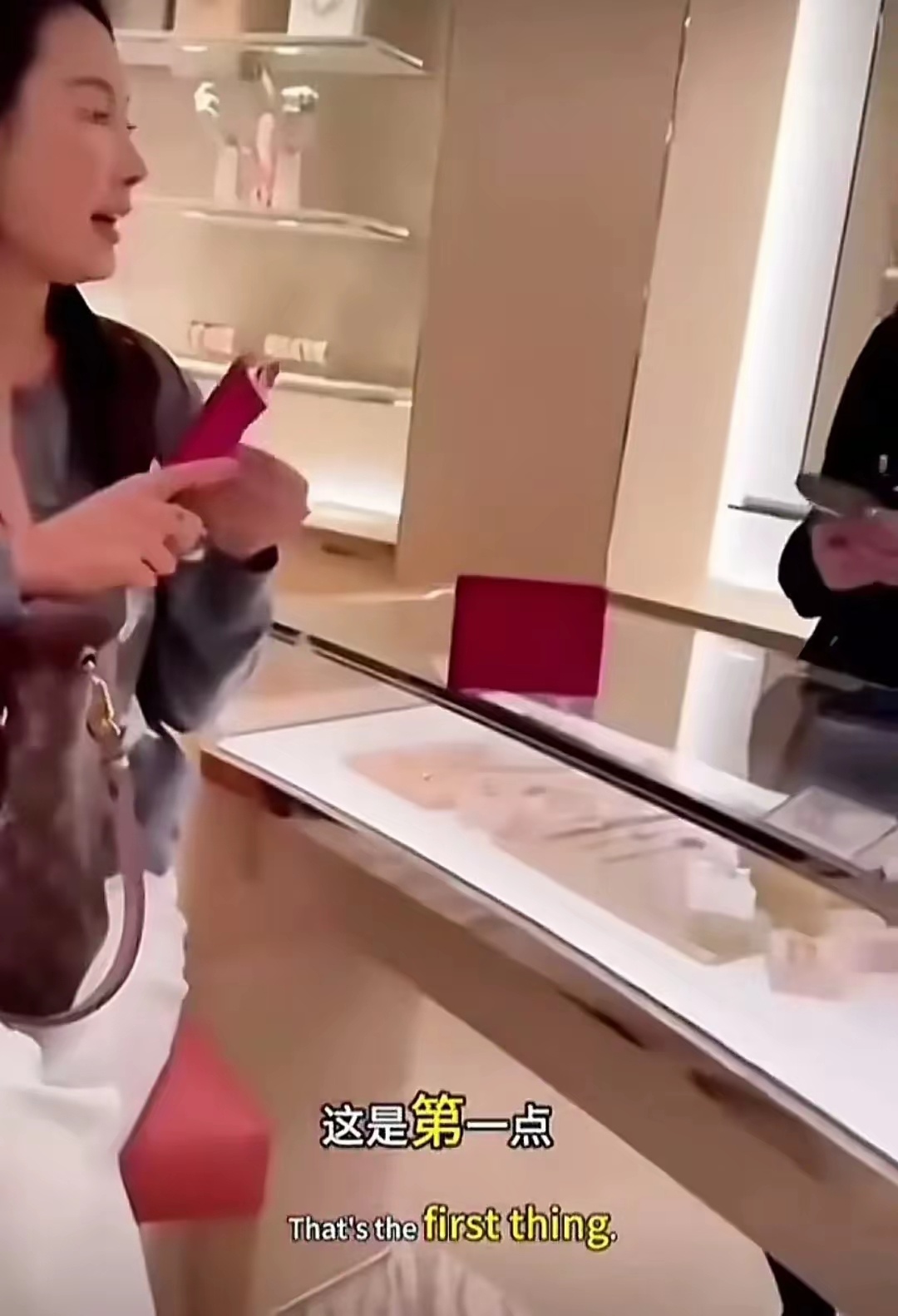 LV柜姐事件原配回应质疑，正义与真相的较量揭秘真相