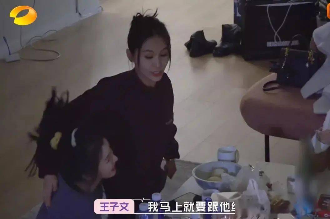 深情与坚韧，背小儿麻痹症男友登泰山的故事回应