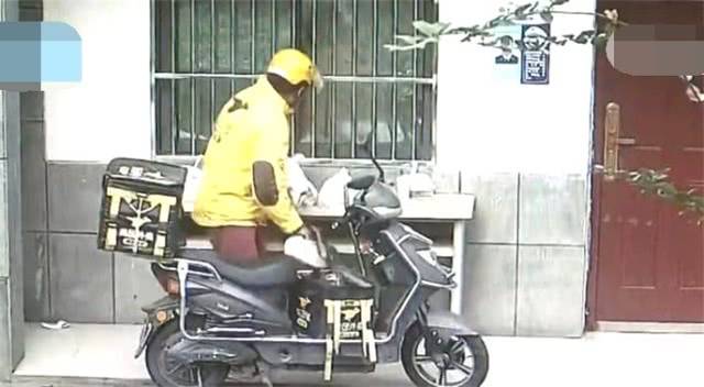 饥饿外卖员取餐后秒退单背后的偷窃四份餐事件