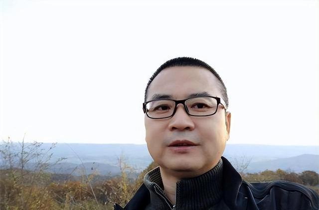 男子殴打网约车司机引发社会现象深度解析，阶层歧视下的暴力事件反思