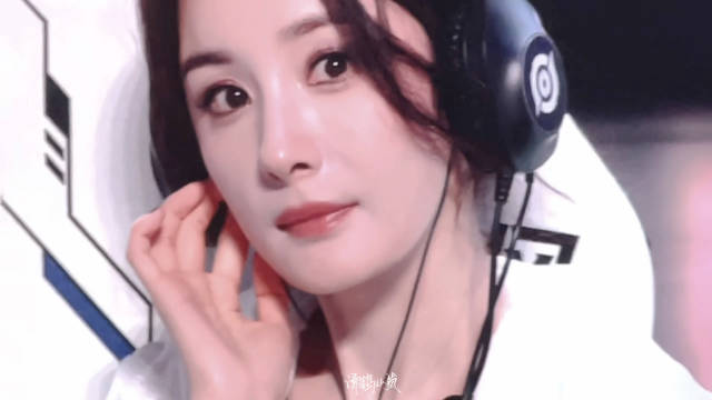 杨幂沈腾上班上到眼里没光了