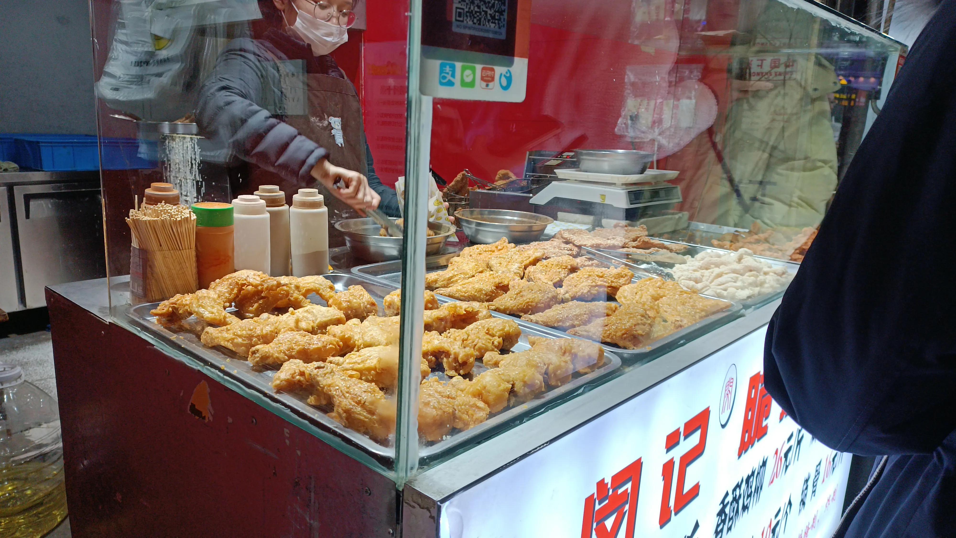 端牢中国饭碗，小巷美食探秘，底气十足之旅