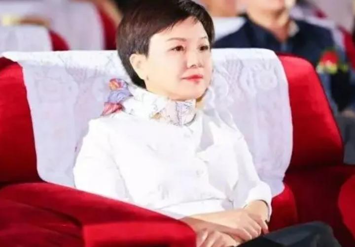 老人生气大喊的背后，游客行为引发思考——变化、学习与自信的力量挑战