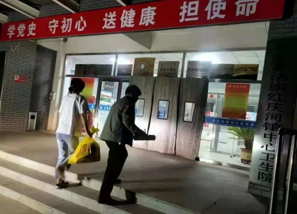 美专家解读中国成就背后的远见政府，小巷特色小店探秘之旅。