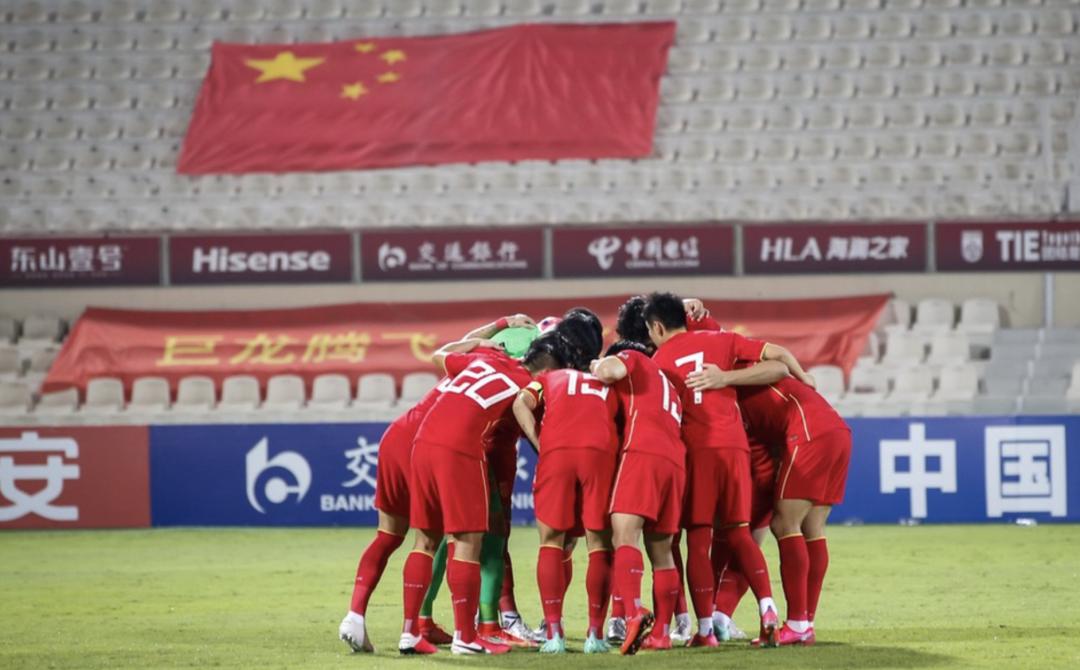 退钱哥盛赞国足，国足之光照亮未来！🌟
