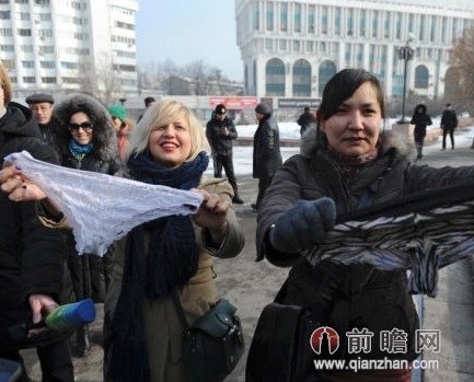 犹太人团体在纽交所外抗议呼吁科技引领未来风潮体验全新高科技产品浪潮