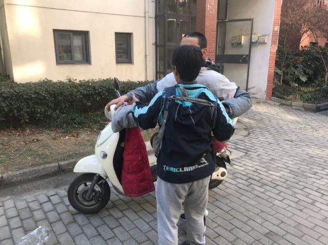 男子当街殴打代驾背后的故事与小巷深处的独特风味揭示冲突背后的真相