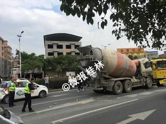 桂林公交车与多车相撞事件，深度分析与个人视角观察