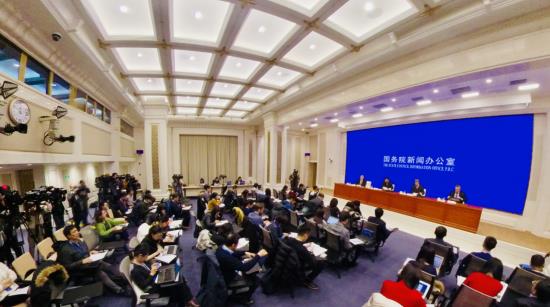 国新办发布会聚焦，财政部部长的日常与财政政策解读