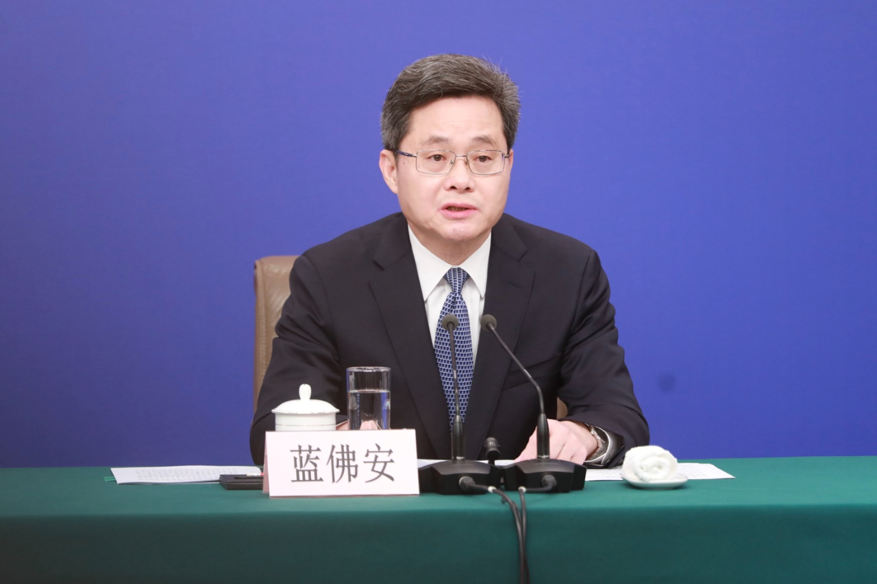 国新办发布会，财政部部长揭秘小巷深处的独特小店风采