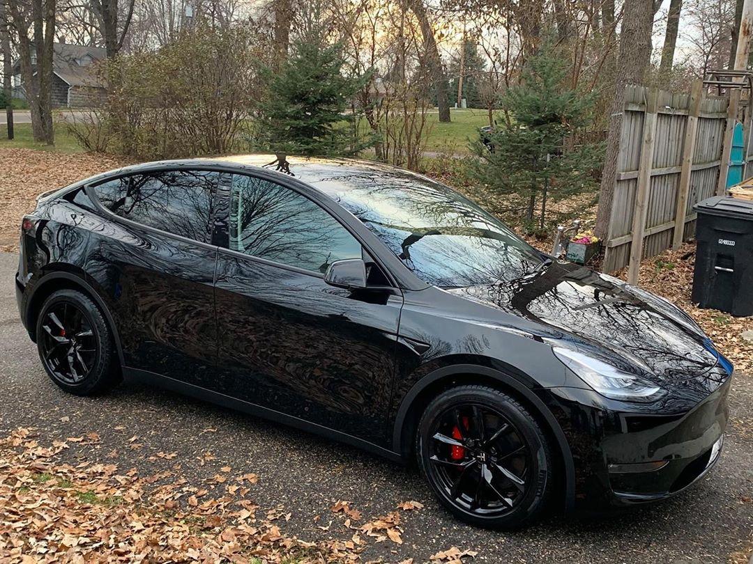 特斯拉无人驾驶Model Y