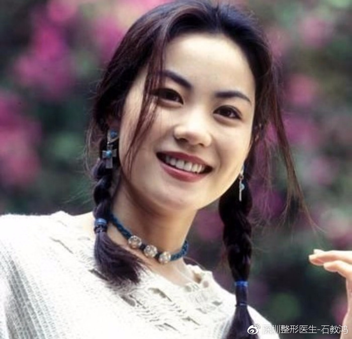 王菲最新动态及小巷深处的神秘小店探秘揭秘