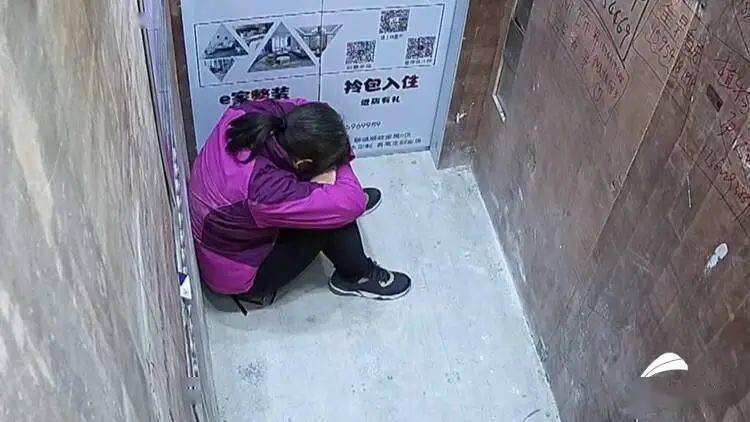 女子被困自家电梯一天一夜，紧急救援行动启动！