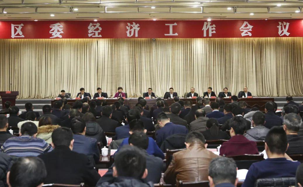 时代背景下的观点阐述，奋楫扬帆正当时