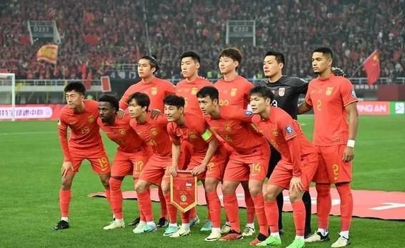 退钱哥热议国足2:1胜印尼，奇妙夜晚，温馨记忆开启。