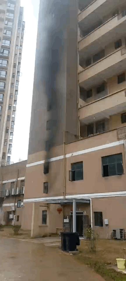 景德镇仓库火灾，浓烟滚滚背后的警示与反思