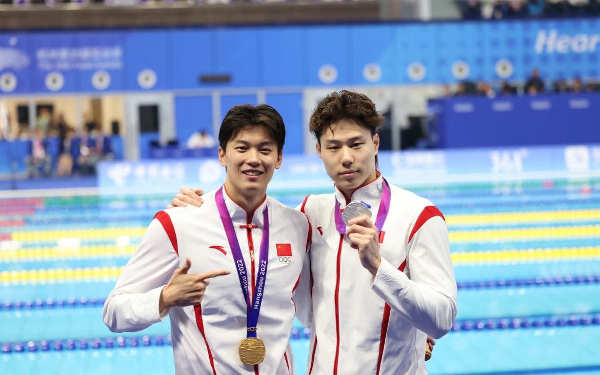 世游决赛，汪顺、潘展乐与覃海洋的冠军争夺战