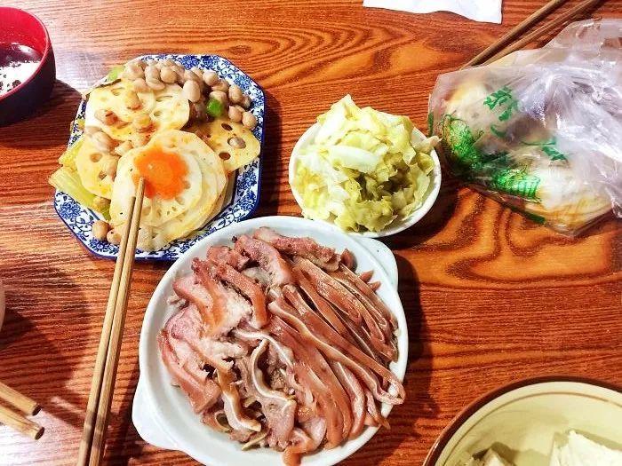 最新客户端下载，小巷深处的独特美食冒险之旅