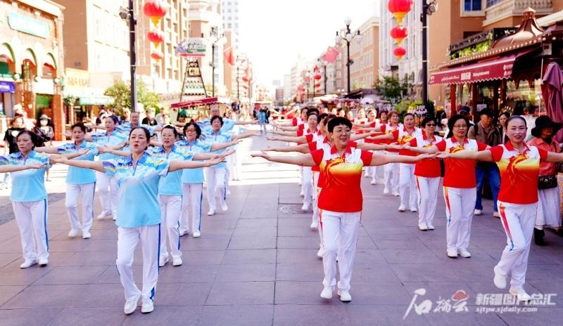 最新双人广场舞，舞动健康与快乐的旋律