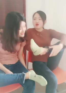 最新狠狠，欢乐日常与温馨友情的交织