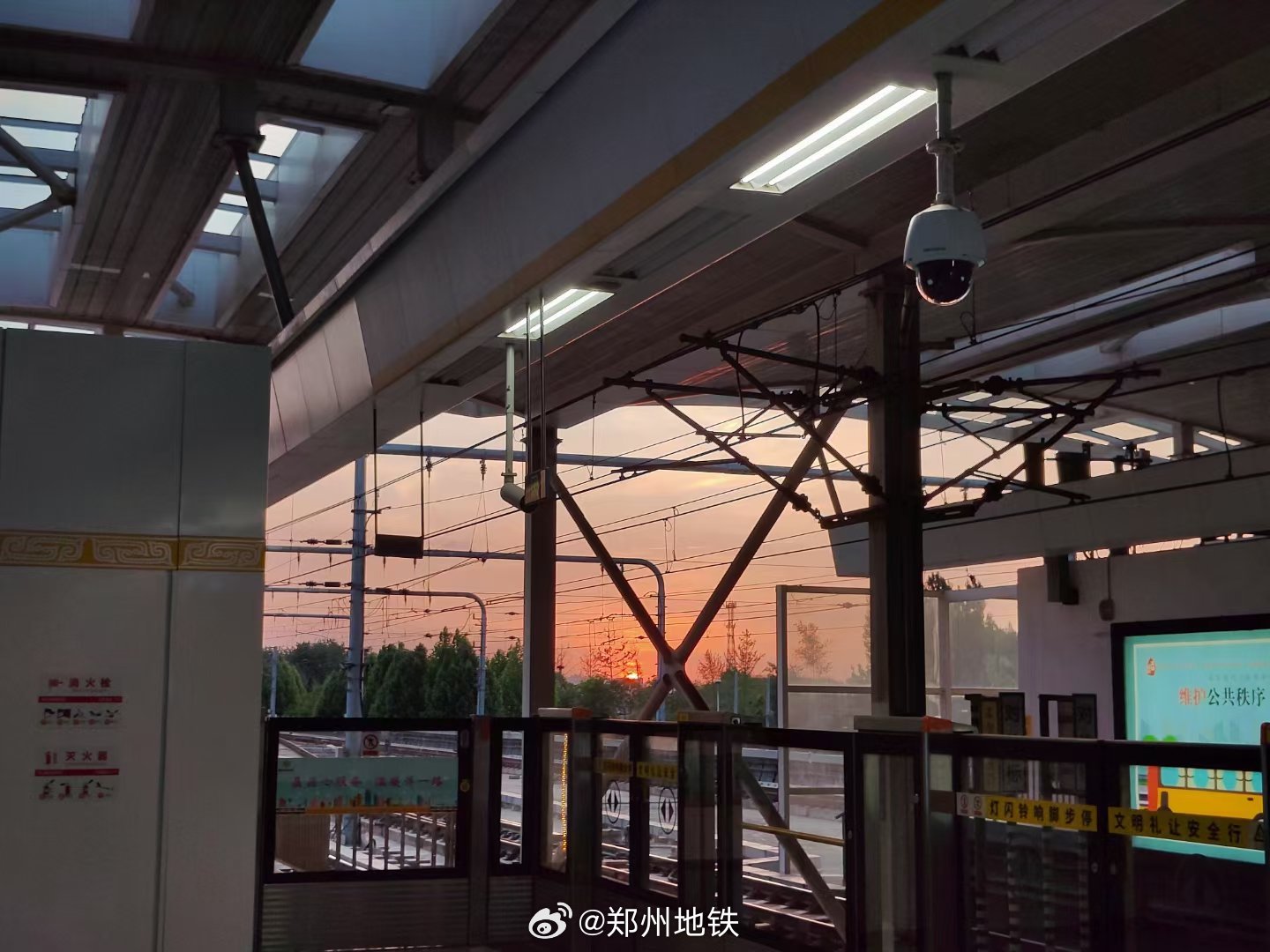 郑州地铁最新动态，驶向未来的励志之旅
