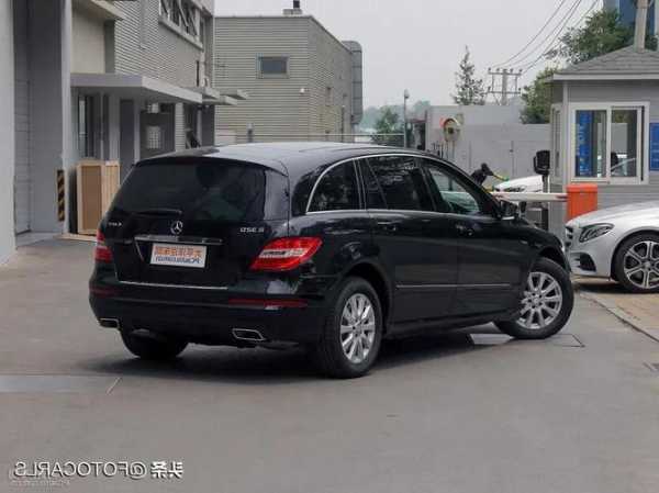 R320奔驰最新报价揭秘，小巷深处的特色小店魅力