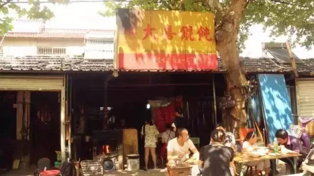 最新步兵番号揭秘，小巷中的美食秘境