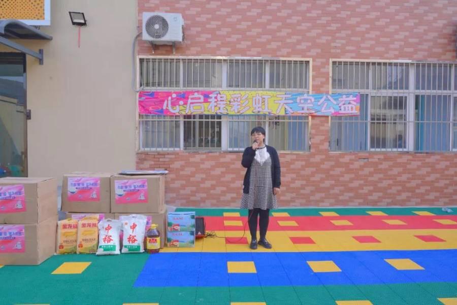 最新款双肩包女，拥抱自然，启程心灵之旅时尚之旅