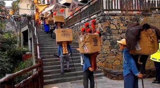警民通最新版，小巷神秘宝藏与特色小店的奇遇之旅