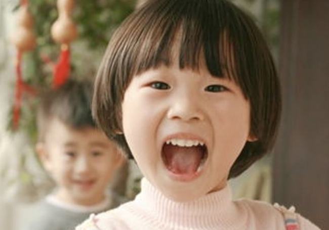 孩子看电视频繁眨眼？走进大自然或许是更好的选择！