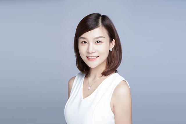 明丽专属科技新品，触摸未来，体验卓越的魅力演员明丽