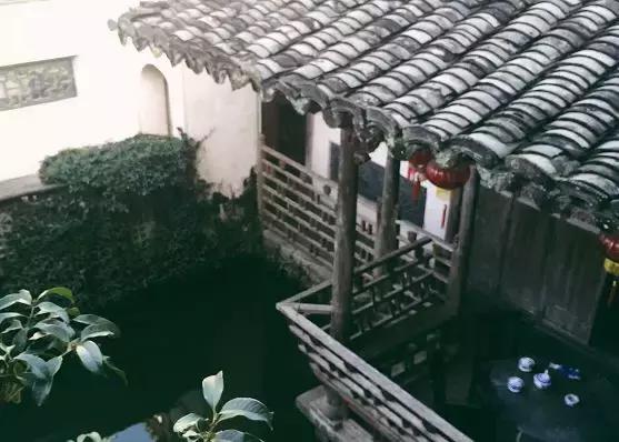 孝利家民宿最新收视率揭晓，小巷隐藏宝藏，独特环境引发探索热潮