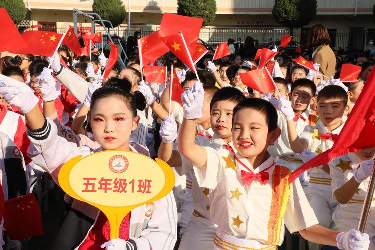 校园歌咏比赛歌曲精选集，唱响青春，励志前行的一百首佳作