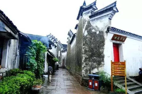昆明航拍掠影，小巷深处的独特风情