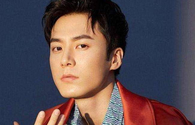 最近爆红男演员，变化、自信与成就的力量闪耀荧屏之路