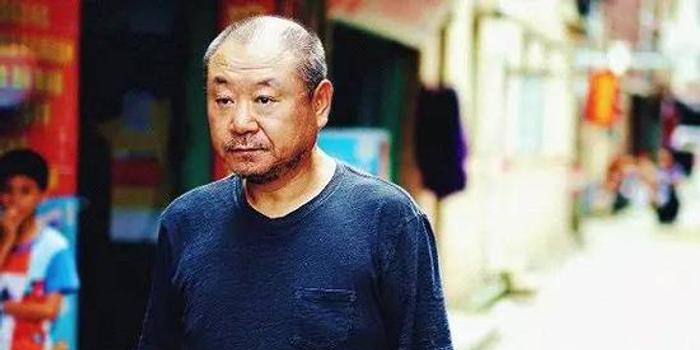 时代舞台上的小眼睛男演员，独特魅力的演绎者