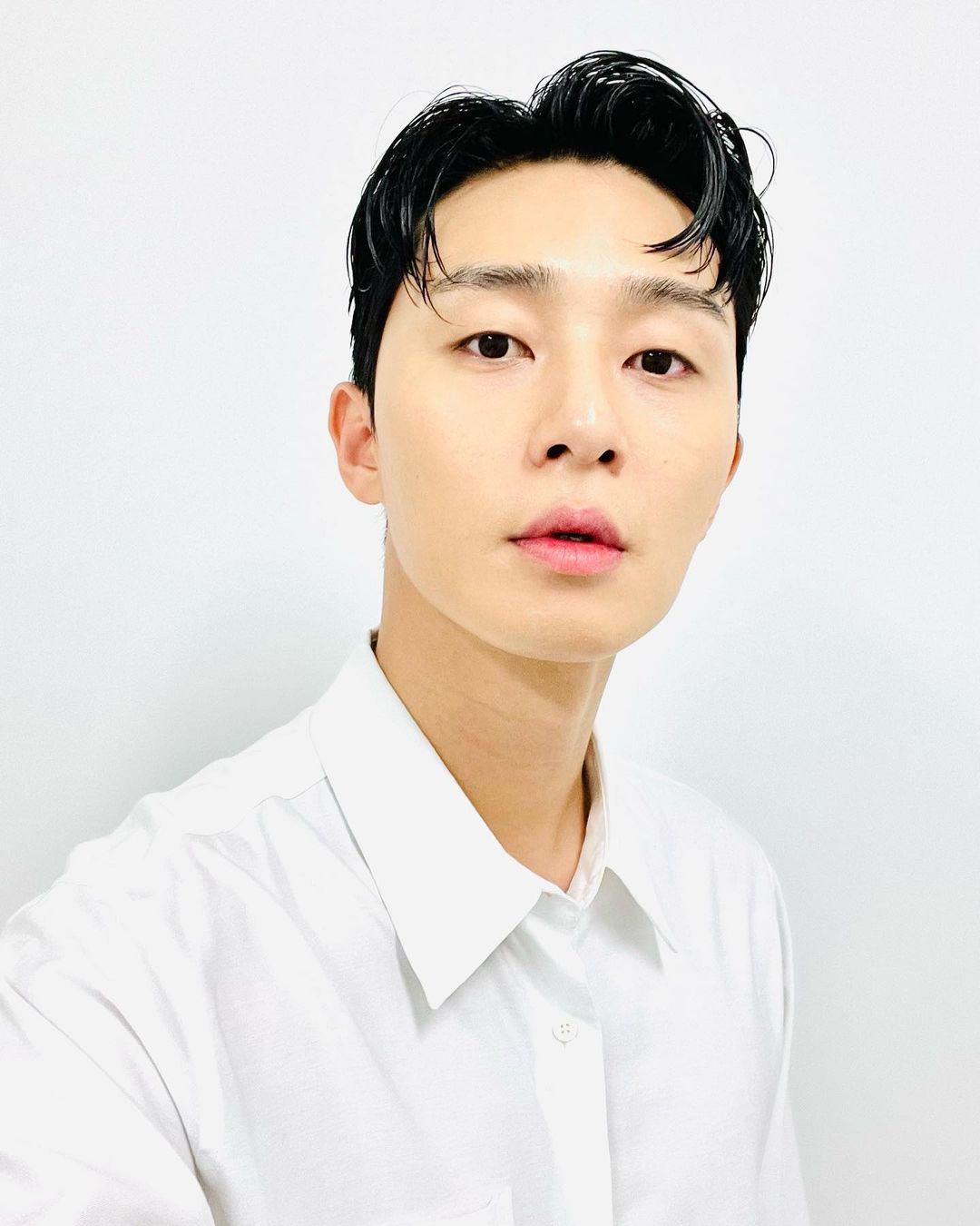 韩国演员朴叙俊，荧幕上的辉煌与人生的励志之旅