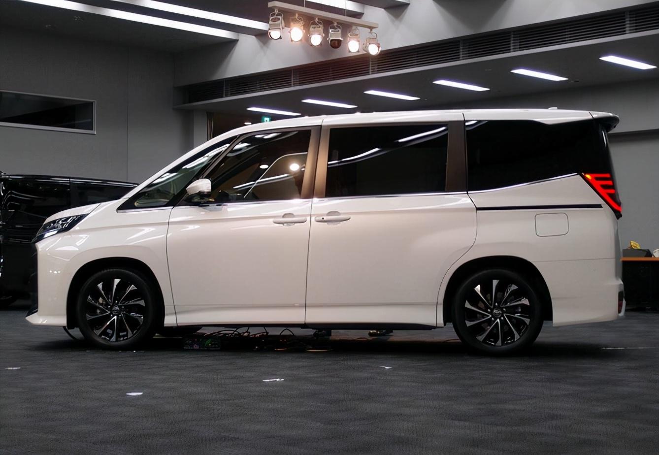 丰田最新款MPV，驾驭变化，启程梦想之旅