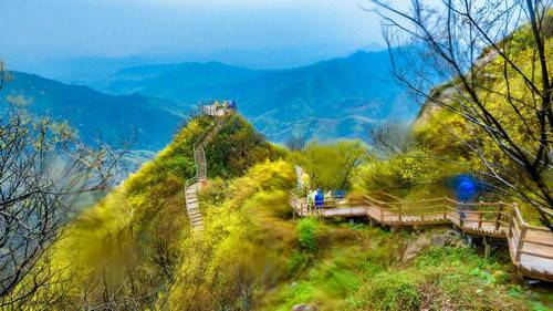 四平青年探索自然美景之旅，追寻内心平和之地